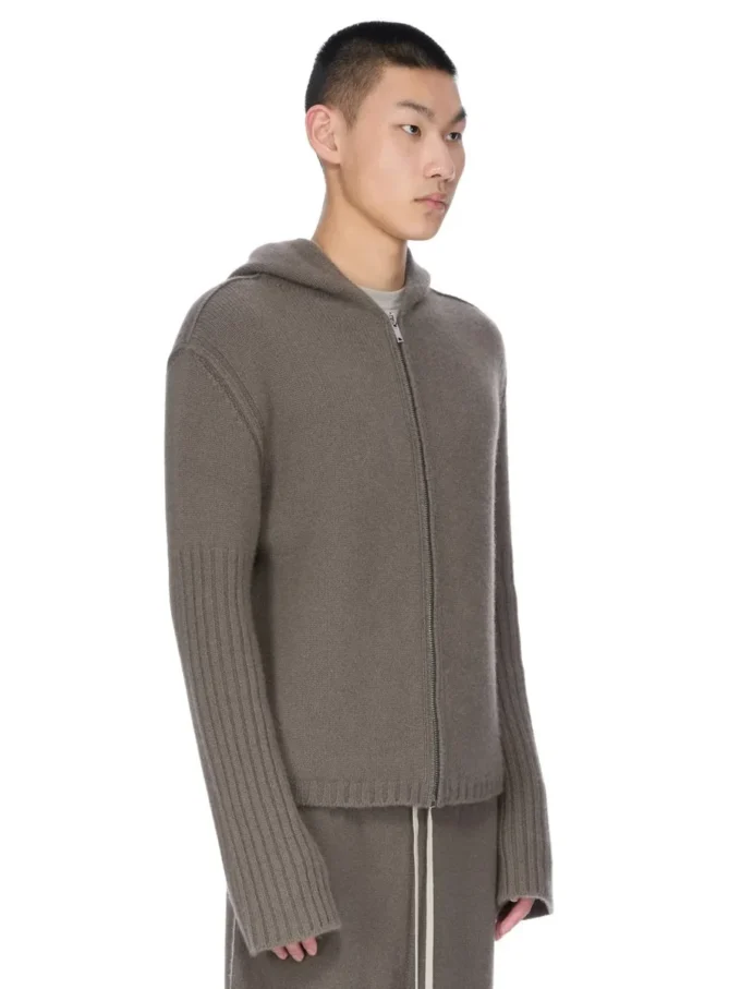 RICK OWENS FW25 CONCORDIANS FÖRKOLLEKTION HOODIE MED DRAGKEDJA I DUST LAS PALMAS KASHMERESTICKNING. RU02E1666KLWS-34